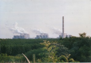 Kraftwerk J�nschwalde mit Schornstein